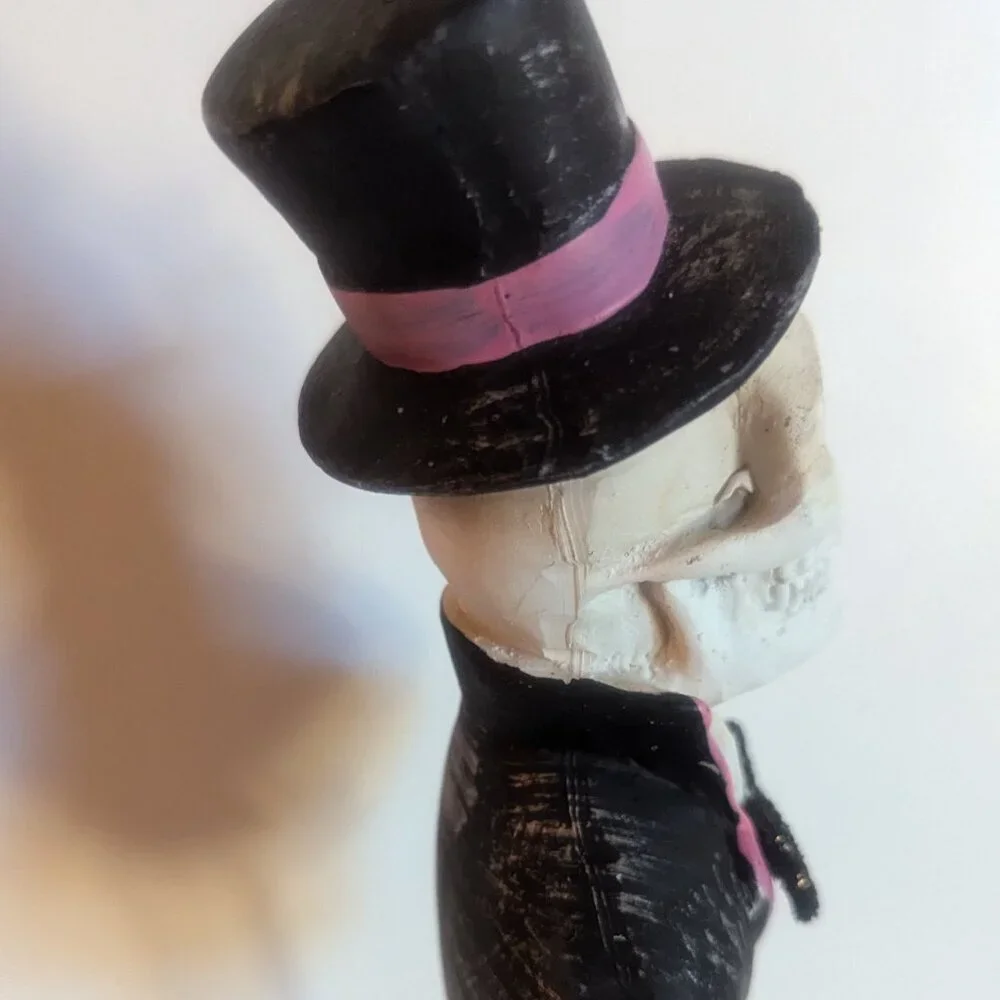 NWT Spooky Skull Top Hat Gentleman Bust on Stand Goth Valloween Steampunk Decor